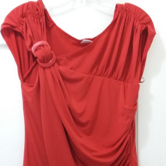 Suzy Shier red blouse with design - Picture 1 of 4